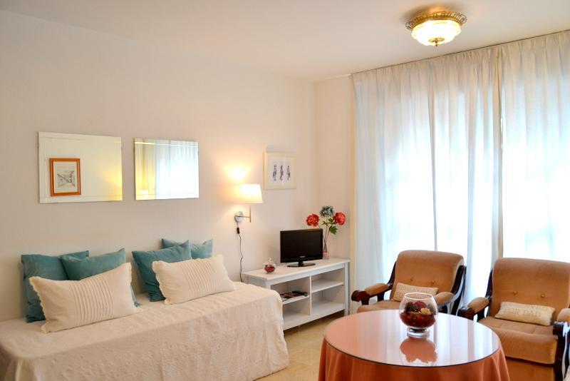 Apartamento Carlos Canal Севиля Екстериор снимка